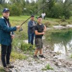 Amtsleiter Dieter Hartmann und Bauhofleiter Werner Rinderer Gemeinde Sonntag - beiden Nichtfischern wurde das Fischen von unseren Vereinsmitgliedern etwas näher gebracht, leider wollten die Fische einfach nicht anbeissen! Trotzdem hat es ihnen Spaß bereitet, bei diesem Fischen dabei zu sein!